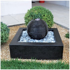 Cascata Decorativa per Giardini ed Interni Sfera Saturno Nera con Led Pompa e Ghiaino